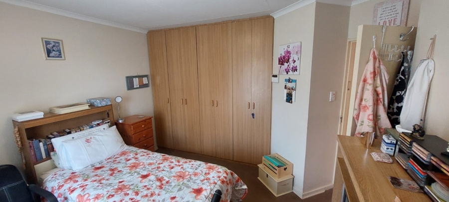 2 Bedroom Property for Sale in Langenhovenpark Free State